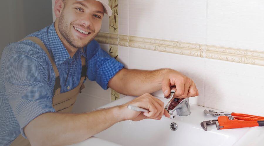 Expert burst pipe repair services in Kewanee, IL